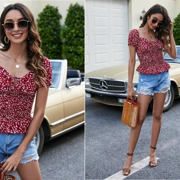 ✨ SALE NEW!! Sizes 2 or 4 Ditsy Floral Print Tie Front Shirred Peplum Top - Picture 2 of 3